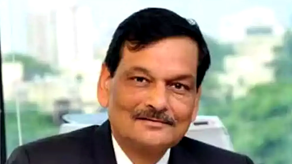 ইউপিএসসি-র পূর্বতন চেয়ারম্যান প্রদীপকুমার জোশীর স্থলাভিষিক্ত হয়েছেন মনোজ। এই পদে আসার আগে দেশের দু’টি বিশ্ববিদ্যালয়ের উপাচার্য হিসাবেও কাজ করেছেন তিনি। জাতীয় এবং আন্তর্জাতিক স্তরের নানা স্বীকৃতিও রয়েছে তাঁর ঝুলিতে।