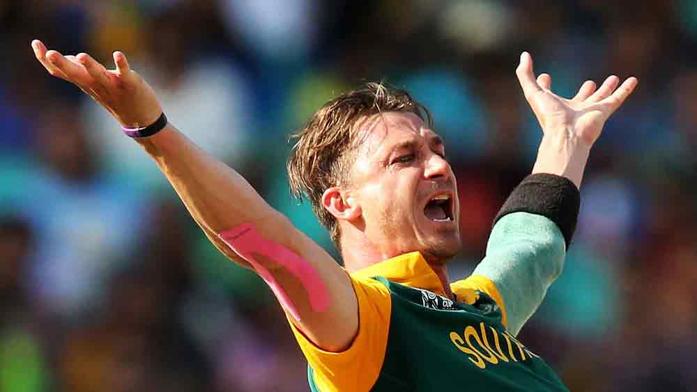 খেলোয়াড়ি জীবনে বহু ব্যাটারদের ত্রাস হয়ে উঠেছিলেন ৯৩ টেস্টে ৪৩৯ টেস্ট উইকেটের মালিক ডেল স্টেন। দক্ষিণ আফ্রিকার তো বটেই, আন্তর্জাতিক স্তরেও এই জোরে বোলারকে অন্যতম সেরার তকমা দিতে রাজি অনেকে।