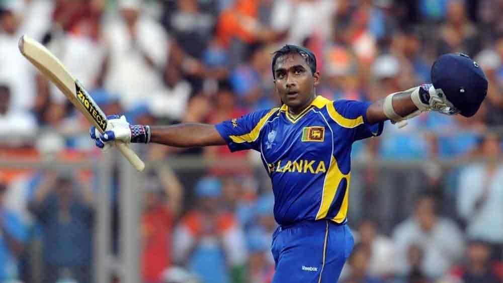 সঙ্গকারার দেশের মাহেলা জয়বর্ধনের নেতৃত্বে বহু কঠিন ম্যাচ বার করেছে শ্রীলঙ্কা। ১৪৯ টেস্টে ১১,৮১৪ রানের মালিক অবশ্য আইপিএলে তেমন নজর কাড়তে পারেননি।