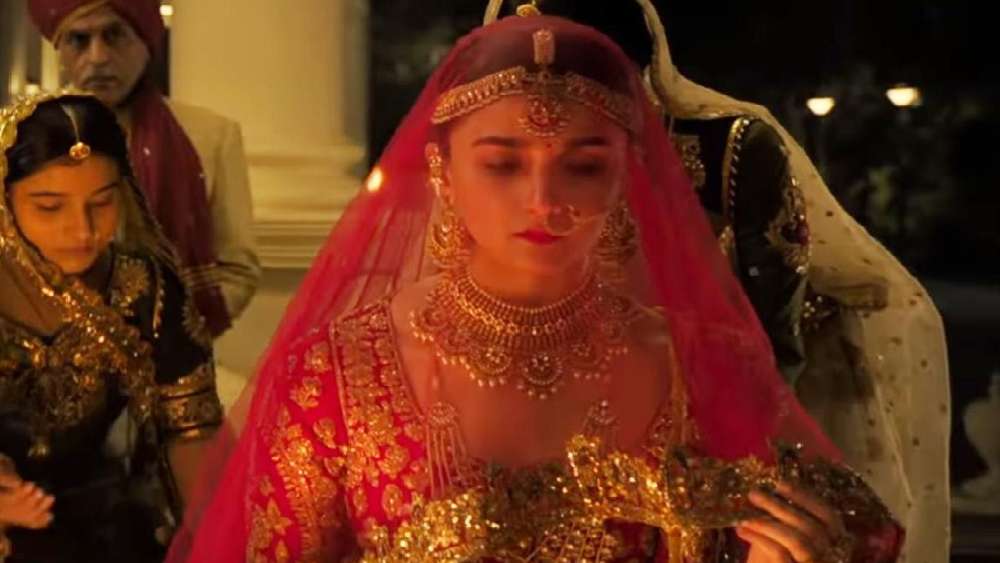 ‘কলঙ্ক’ ছবির দৃশ্য়ে আলিয়া।