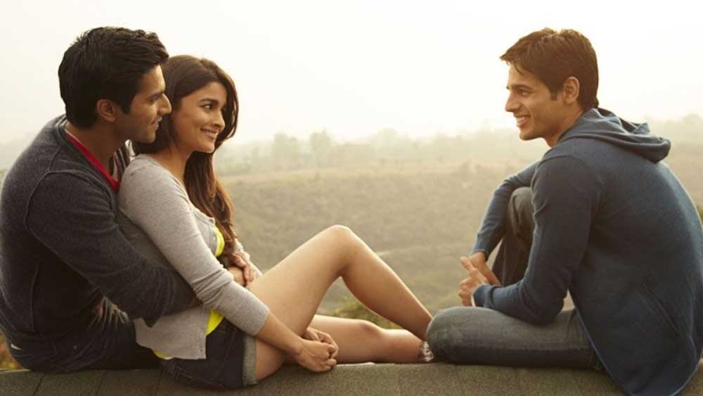 কোনও জুটির সম্পর্ক ভাঙার পিছনে মনোমালিন্য বা মতের অমিলের মতো হেতু দেখা গেলেও বেশির ভাগ সময়েই কারণ হয়ে ওঠে তারকাদের জীবনে কোনও তৃতীয় ব্যক্তির উপস্থিতি। নতুন মোহের হাতছানির ডাকে সাড়া দিতে দেখা যায় অনেককেই। তখন পুরনো সম্পর্ক থেকে বেরিয়ে নতুন প্রেমের স্বাদ অন্বেষণে যান তারকারা।