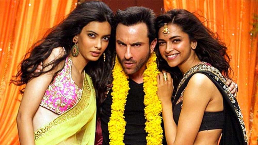 তবে অনেক সময়ই তারকারা নিজেদের ভালবাসার মানুষের উপস্থিতিতেই দ্বিতীয় কোনও ব্যক্তির সঙ্গে সম্পর্কে জড়িয়ে পড়েন। তবে সেই সম্পর্কের কথা জনসমক্ষে আসার পর অনেকেই বিষয়টি এড়িয়ে যান, বা মানতে অস্বীকার করেন।