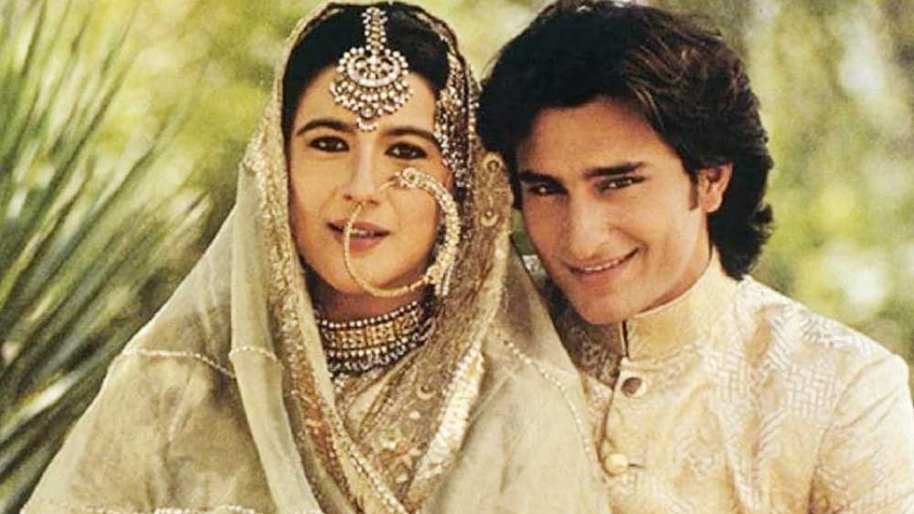 কাকে ঠকিয়েছিলেন, তা নিয়ে অবশ্য তিনি কখনও প্রকাশ্যে মুখ খোলেননি। তবে ২০০৪ সালে স্ত্রী অমৃতা সিংয়ের থেকে আলাদা হন সইফ। 