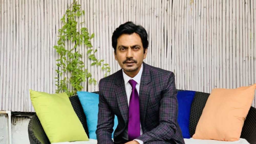 নিউ ইয়র্ক শহরে এক হোটেলসেবিকার সঙ্গে এক রাত কাটানোর কথা স্বীকার করেন নওয়াজউদ্দিন। নিজের লেখা, ‘অ্যান অর্ডিনারি লাইফ: অ্যা মেমোয়্যার’ বইয়ে এই ঘটনার উল্লেখ করেছেন নওয়াজ। 