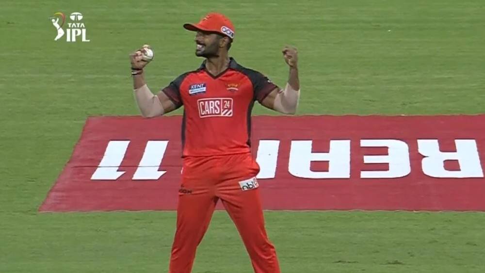 তালিকায় রয়েছেন আর এক প্রাক্তন নাইট রাহুল ত্রিপাঠি। এই মরসুমে সানরাইজার্স হায়দরাবাদের হয়ে খেলছেন তিনি। ভাল ব্যাট করার পাশাপাশি ভাল ফিল্ডার হিসাবেও নাম কিনেছেন তিনি।