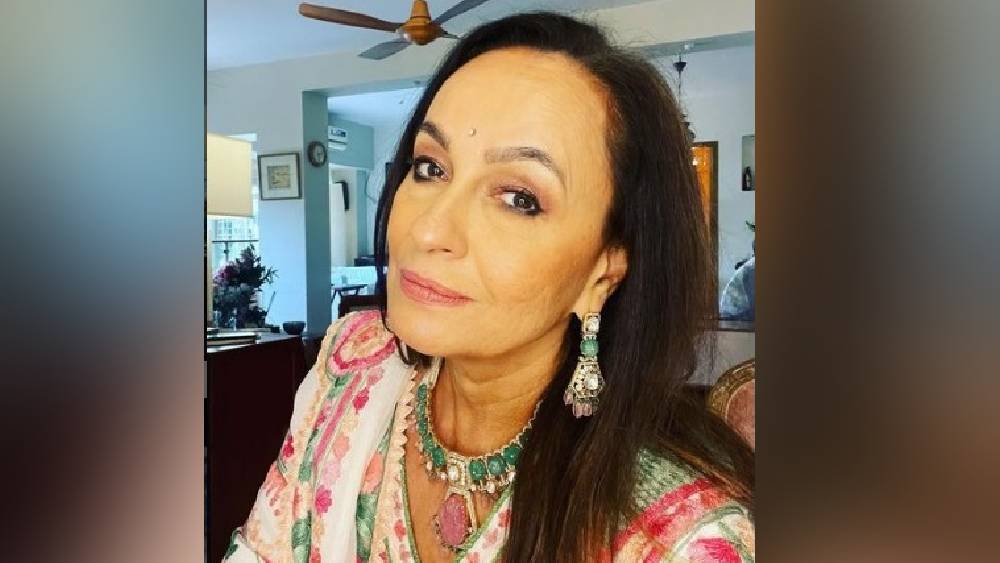 আলিয়ার মা সোনি রাজদান।