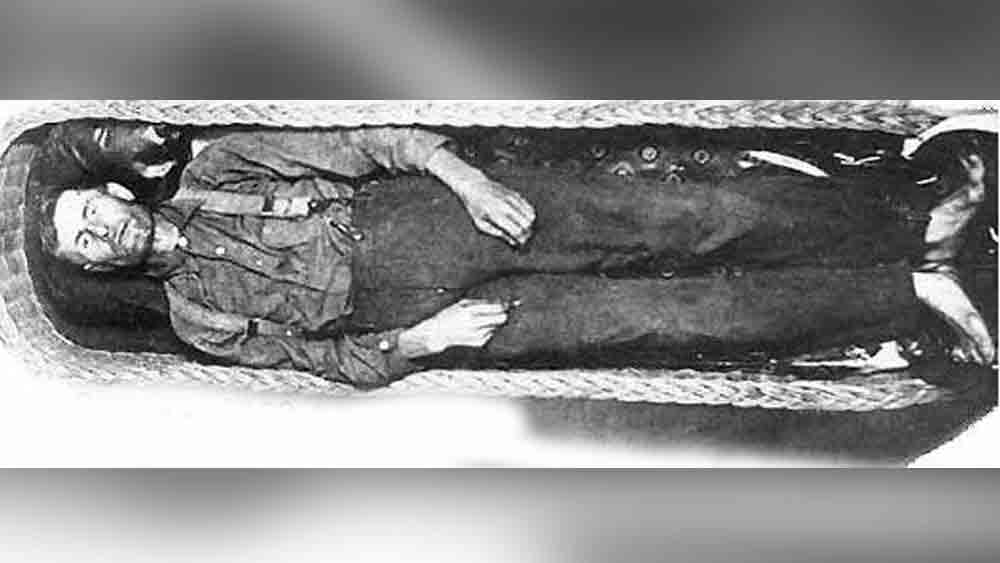 মারা গিয়েছিলেন চরম দারিদ্রে, মৃত্যুর ৬৬ বছর পরেও লক্ষ লক্ষ টাকা আয় করে তাঁর দেহ