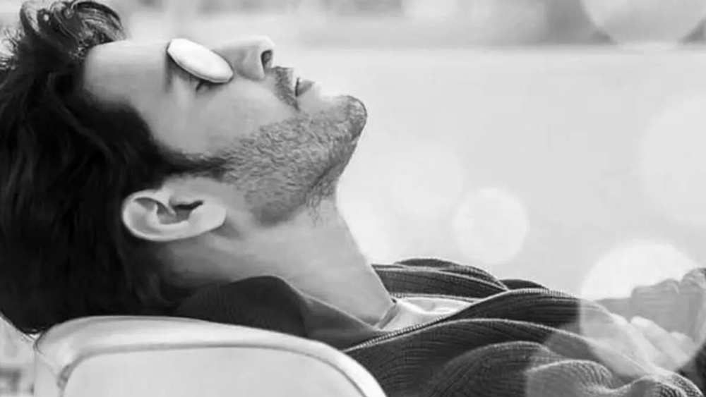 সম্প্রতি একটি অনুষ্ঠানে মহেশ বলেন, ‘‘আমার হিন্দি ছবি করার দরকার নেই। আমি শুধু তেলুগু ফিল্ম করতে চাই। আমি চাই, আমার তেলুগু ছবি সারা বিশ্ব দেখুক। এই মুহূর্তে এমনটা হচ্ছে। আমি এটাই চেয়েছি।’’