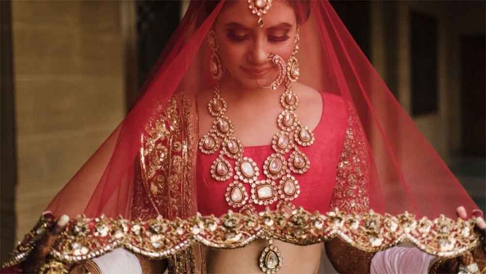 পারিবারিক বাধাবিপত্তি সত্ত্বেও হিন্দু রীতিনীতি মেনে ১৯৫০ সালের ১৭ ডিসেম্বর জুবেইদাকে বিয়ে করেন হনবন্ত। তবে তার আগে ধর্মান্তরণ হয়েছিল জুবেদার। তাঁর নতুন নাম হয় বিদ্যা রানি। এর পর হনবন্তের সঙ্গে জোধপুর রওনা হয় জুবেইদা।