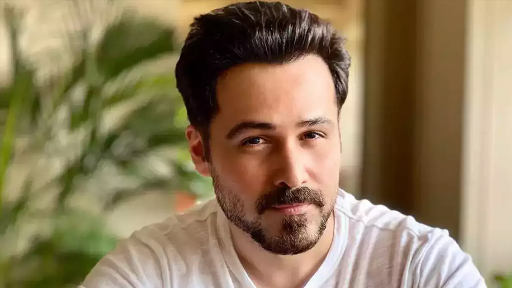 ইমরান হাশমি কি ভূতে বিশ্বাস করেন? এ প্রশ্নের জবাবে ইমরান বলেছিলেন, ‘‘আমি বলব না যে ভূত নেই। এ নিয়ে আমার কৌতূহল এখনও মেটেনি। আবার ভূতে বিশ্বাস না করলে ওই ধরনের ছবিও করতাম না। ভূতের অস্তিত্ব নিয়ে আমি ‘হ্যাঁ’ আর ‘না’-এর মাঝামাঝিতে রয়েছি।’’