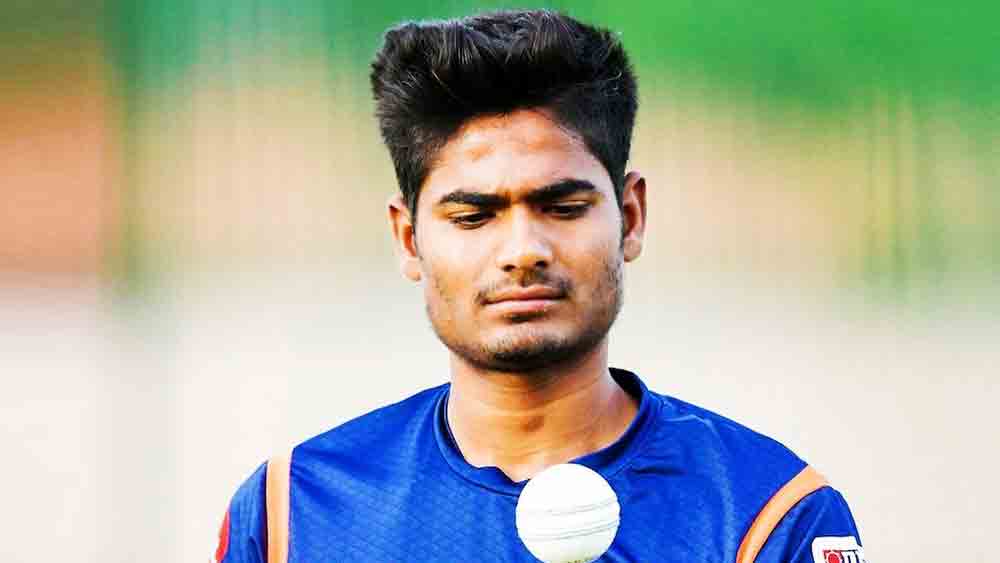 অনুকুল রায়: বরুণ চক্রবর্তী বার বার রান দিয়ে ফেলছেন। উইকেটও পাচ্ছেন না তিনি। এমন অবস্থায় দলের অন্য স্পিনারদের সুযোগ দিয়ে দেখতেই পারে কলকাতা। 