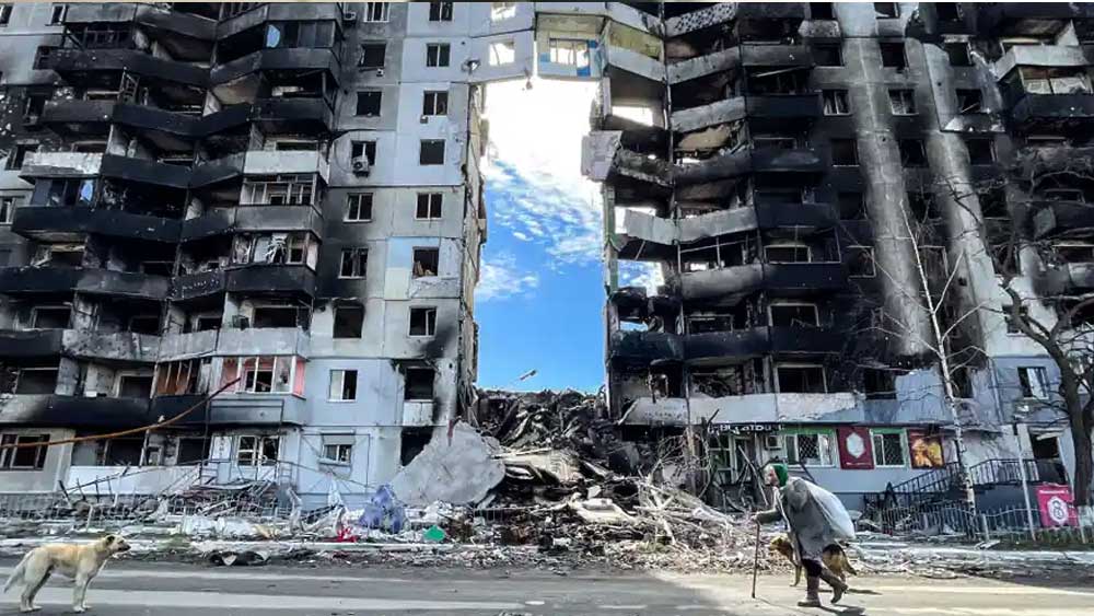 রেডিয়ো লিবার্টির কাছে ওলগার দাবি, ক্রাইমিয়ার সেভাস্তোপোলের আহত অবস্থায় পড়ে রয়েছেন তাঁরা স্বামী রোমান। এর পর তড়িঘড়ি ফোন কেটে দেন তিনি। রেডিয়ো লিবার্টির দাবি, তার পর থেকেই নেটমাধ্যমে যাবতীয় অ্যাকাউন্ট সরিয়ে দেন ওলগা।