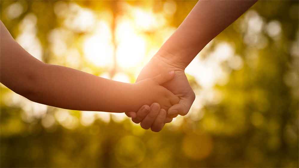 নেটমাধ্যমে ওলগার অ্যাকাউন্টটি যে কেউ দেখতে পারতেন। তবে ১৩ এপ্রিল তা সরিয়ে দেওয়া হয় বলে দাবি। তার আগে সেখানে রোমানের সঙ্গে ওলগার ছবি দেখা গিয়েছে। সেখানকার ছবিতে আরও দেখা গিয়েছে, তাঁদের একটি চার বছরের সন্তান রয়েছে।