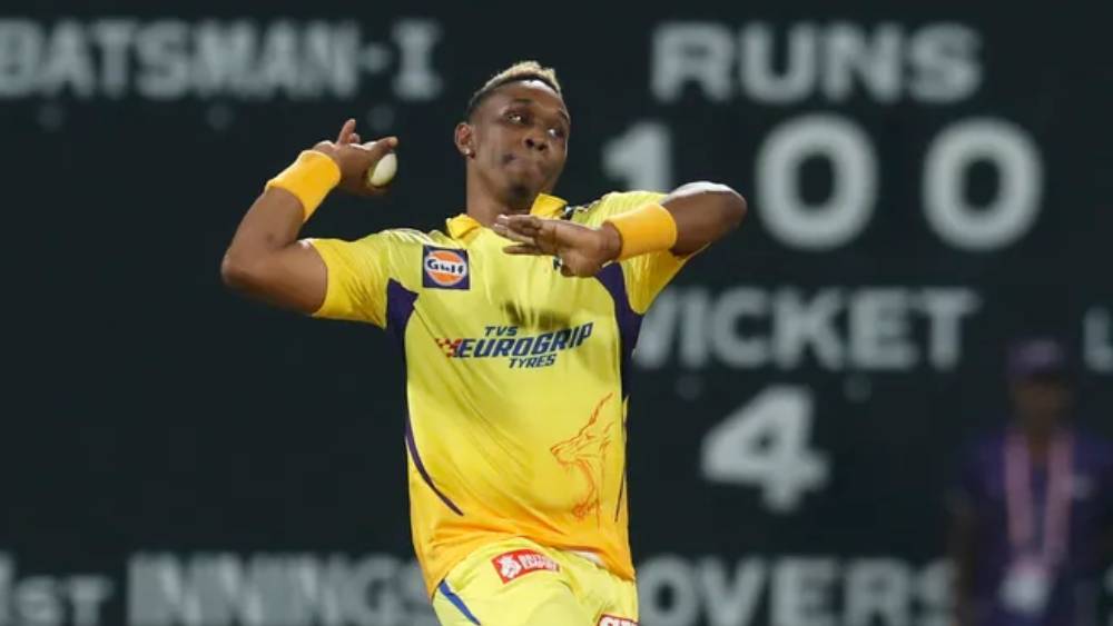 চেন্নাইয়ের হয়ে প্রতি ম্যাচেই নজর কেড়েছেন ব্র্যাভো। লাসিথ মালিঙ্গাকে টপকে আইপিএলের সর্বোচ্চ উইকেট শিকারি হয়েছেন তিনি।