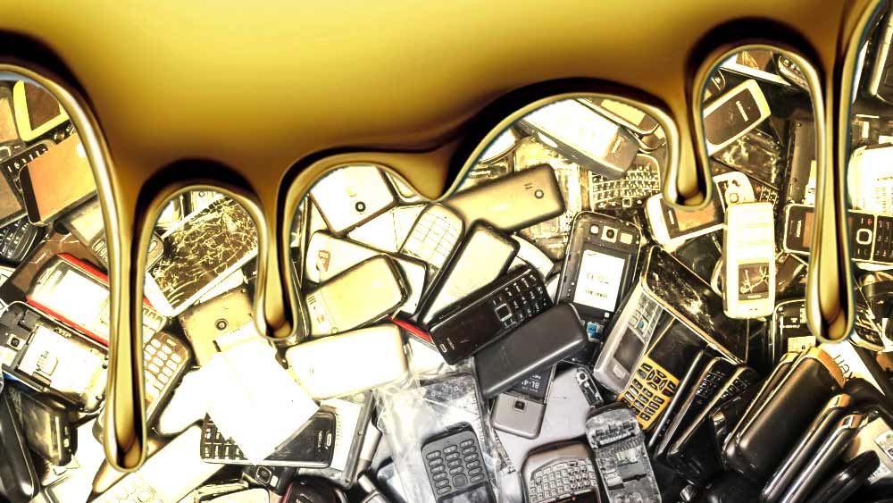 একটি সাধারণ আইফোনে প্রায় ০.০৩৪ গ্রাম উচ্চমানের সোনা, ০.৩৪ গ্রাম রুপো, ০.০১৫ গ্রাম প্যালাডিয়াম এবং খুব সামান্য পরিমাণে প্লাটিনাম থাকে।