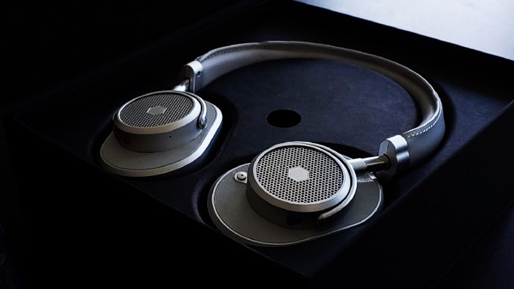 ১০ লক্ষ মোবাইল ফোন প্রায় ১৬ টন তামার তার ও ১৫ কেজি প্যালাডিয়াম (যা ফোনের বৈদ্যুতিক সার্কিটে ব্যবহৃত হয়) ধাতুর জোগান দিতে পারে। 