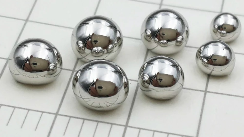 আইফোনে থাকা বিরল উপাদানগুলির মধ্যে রয়েছে ইট্রিয়াম, ল্যান্থানাম, টার্বিয়াম, নিওডিয়ামিয়াম, গ্যাডোলিনিয়াম এবং প্রাসিওডায়মিয়ামের মতো মৌল।