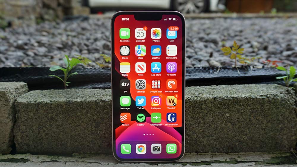 এ ছাড়াও স্মার্ট মোবাইল ফোনগুলিতে যে পরিমাণ পৃথিবীর বিরল মৌল থাকে, তা-ও নেহাত কম নয়।