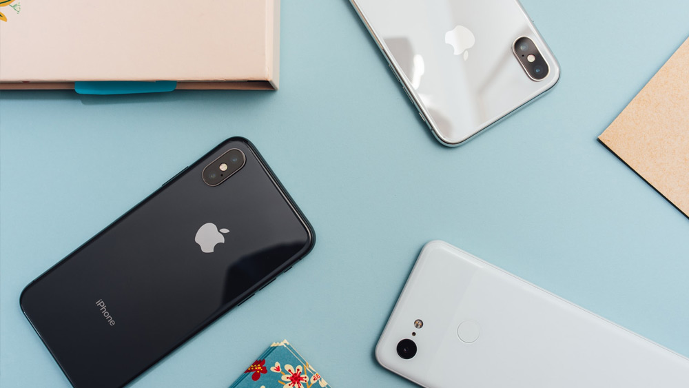 ‘ওয়াটার ক্যালকুলেটর’ সংস্থার তথ্য অনুযায়ী, একটি স্মার্টফোন তৈরিতে আনুমানিক ৩,১৯০ গ্যালন জলও ব্যবহার করা হয়।