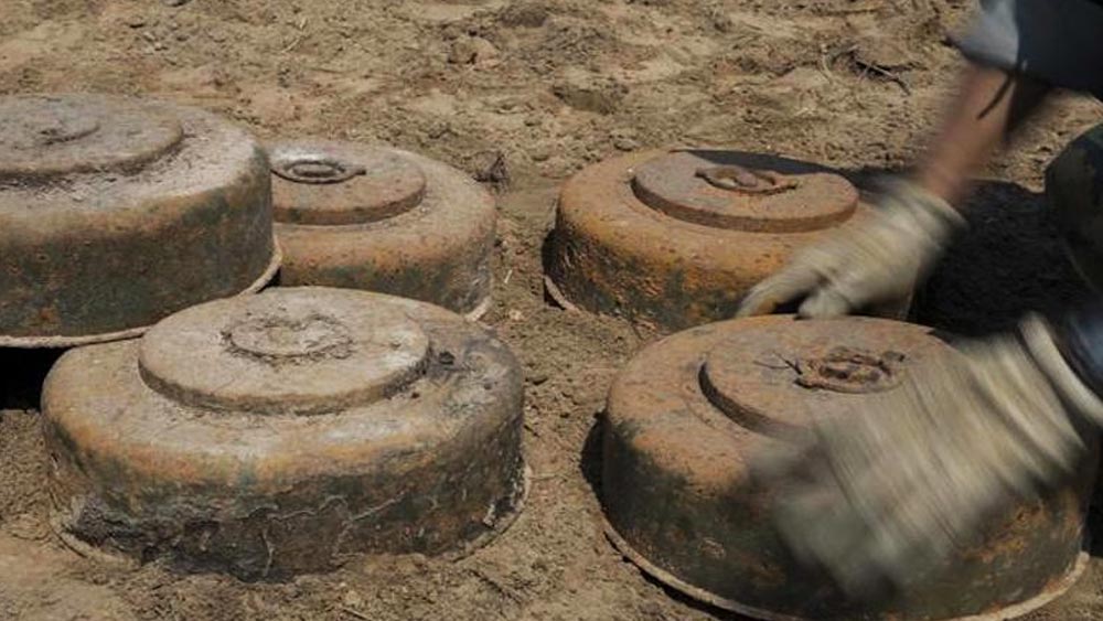 মাওবাদী উপদ্রুত এলাকাগুলিতে ভারতীয় অর্ডন্যান্স ফ্যাক্টরি বোর্ড নির্মিত ‘মাইন প্রোটেক্টেড ভেহিকল্‌’ (এমপিভি) ব্যবহার করে সিআরপিএফ এবং পুলিশ।