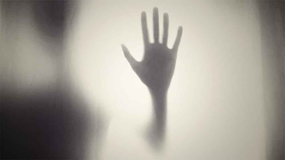 অনেকের দাবি, জনমানবহীন কুলধারায় ঘুরে বেড়ায় অতৃপ্ত আত্মা! সেখানে বসতি গড়ার চেষ্টা করলেও নানা ভৌতিক কাণ্ডকারখানার মুখে পড়তে হয়েছে। এমনও দাবি স্থানীয়দের।