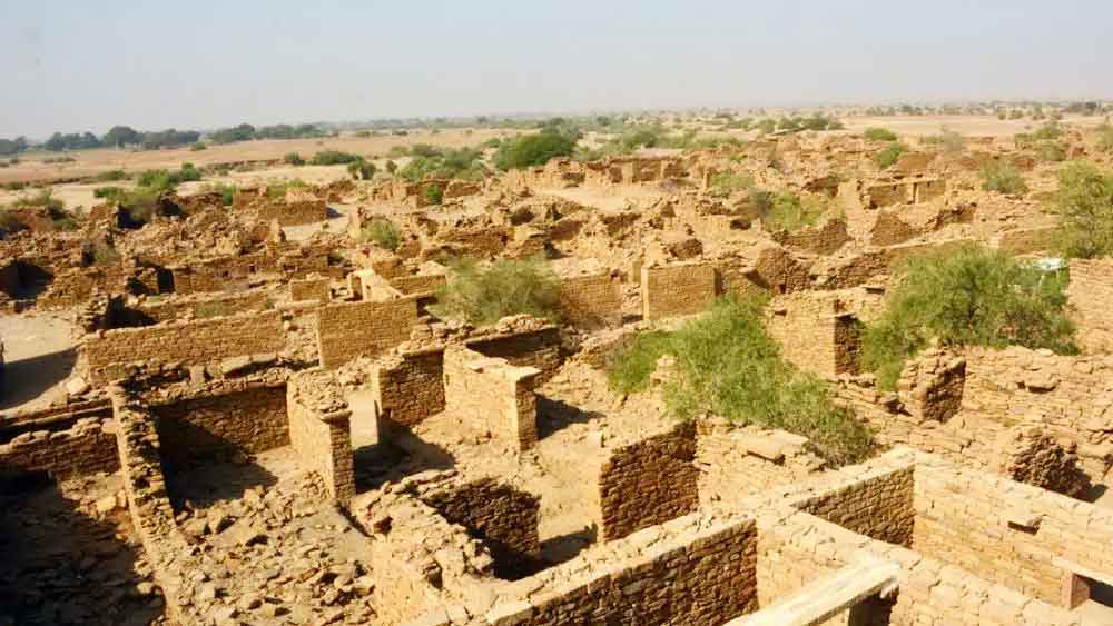তবে লোককথা ছাড়াও ইতিহাসে কুলধারার উল্লেখ রয়েছে। ত্রয়োদশ শতকে রাজস্থানের পালী শহর থেকে জয়সলমের এলাকায় কুলধারা গ্রামে বসতি গড়েন সেখানকার বাসিন্দারা। ১৮১৫ সালে তা জনশূন্য হয়ে যায় বলে দাবি।