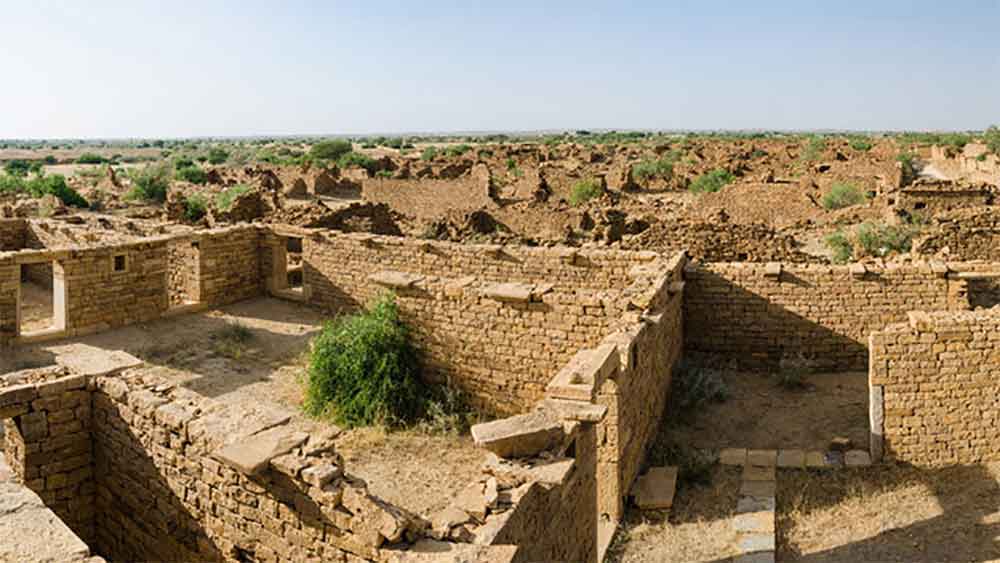 ১৮৯৯ সালে লক্ষ্মী চন্দের লেখা ‘তারিখ-ই-জয়সলমের’ বইটিতে কুলধারার বিষয়ে নানা তথ্য পাওয়া যায়। তাতে লেখা রয়েছে, এ গ্রামে কড়হান নামে এক পালীবাল ব্রাহ্মণ প্রথম বসবাস করতে শুরু করেছিলেন।