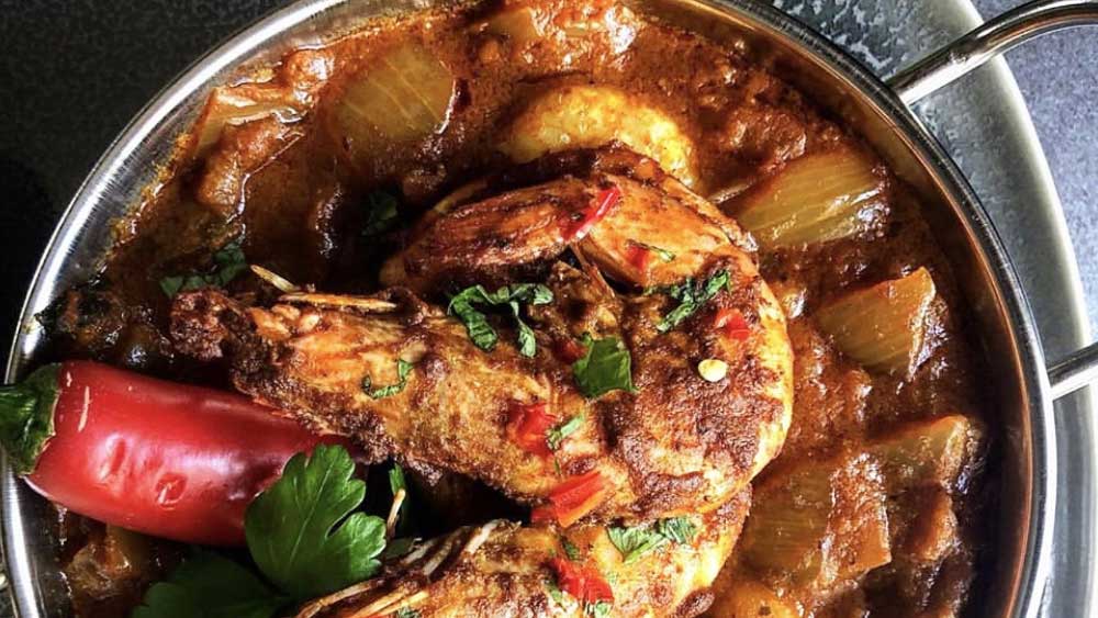 চিংড়ির দো পেঁয়াজা।