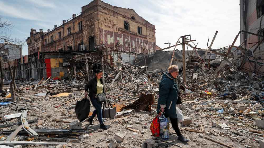 যুদ্ধ নিয়ে পরস্পরকে দোষারোপ করেছে রাশিয়া এবং ইউক্রেন, দু’পক্ষই। ইউক্রেন সাফ জানিয়েছে, তাদের দেশে হামলা বন্ধ করতে হবে। তা না হলে রাশিয়ার সঙ্গে শান্তি বৈঠকে বসার প্রশ্ন নেই।