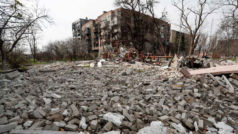 সংবাদমাধ্যমের দাবি, মারিয়ুপোল দখলে আসার পর ইউক্রেনের পূর্ব দিকে ডনেৎস্ক এবং লুহানেস্ক (যাকে একত্রে ডনবাস বলা হয়) দখলের জন্য সেনার আক্রমণ তীব্র করার পরিকল্পনা রয়েছে রাশিয়ার।