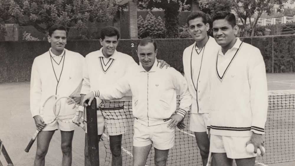 রমানাথন কৃষ্ণান, প্রেমজিৎলালের সঙ্গে জয়দীপ।