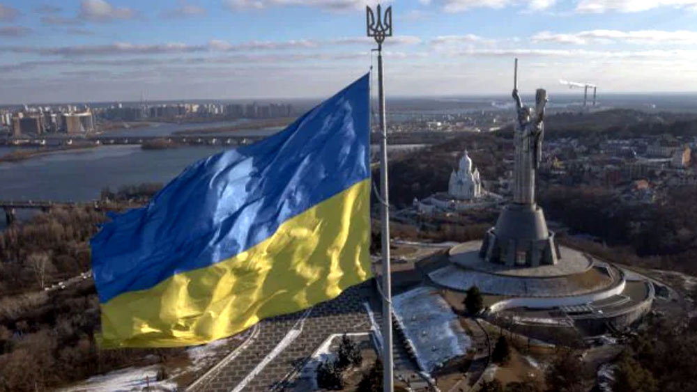 প্রায় ৪০ কিলোমিটার দূরের লক্ষ্যভেদে সক্ষম ওই ক্ষেপণাস্ত্রের সাহায্যেই যে কিভ ধ্বংসের পরিকল্পনা ছিল রুশ সেনাদের, দাবি করেছেন আন্দ্রে। তিনি বুঝতে পারেন, তাঁর বাড়িকেই কেন্দ্র করে কিভে হানাদারির যাবতীয় ছক কষছে রুশ সেনা।