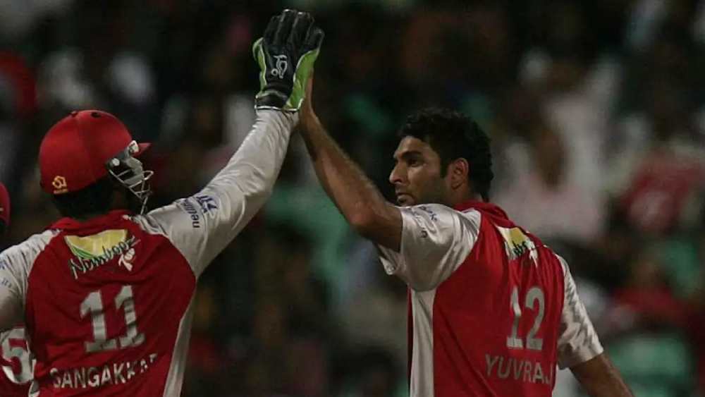 সে বছর আরও একটি হ্যাটট্রিক করেন যুবরাজ। ডেকান চার্জার্সের বিরুদ্ধে হার্শেল গিবস, অ্যান্ড্রু সাইমন্ডস ও বেণুগোপাল রাওকে পর পর তিন বলে সাজঘরে ফেরান যুবি।