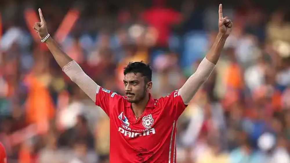 ২০১৫ সালে একটিও হ্যাটট্রিক হয়নি। ২০১৬ সালে পঞ্জাবের অক্ষর পটেল গুজরাত লায়ন্সের দীনেশ কার্তিক, ডোয়েন ব্র্যাভো ও রবীন্দ্র জাডেজাকে পর পর তিন বলে আউট করেন। সে বছর ওই একটিই হ্যাটট্রিক হয়েছিল।