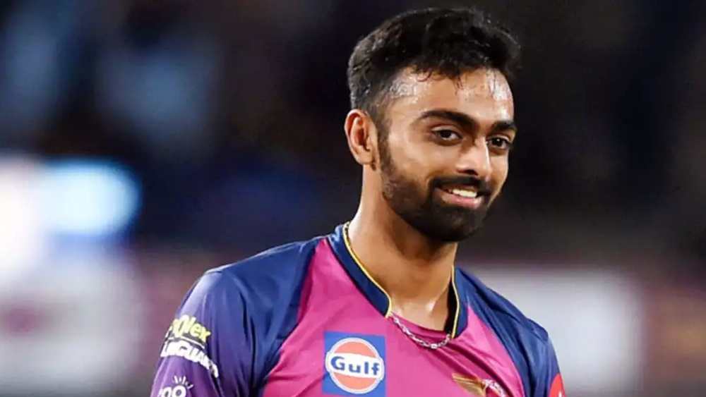 ২০১৭ সালেই রাইজিং পুণে সুপার জায়ান্টসের জয়দেব উনাদকাট হায়দরাবাদের বিরুদ্ধে হ্যাটট্রিক করেন। বিপুল শর্মা, রশিদ খান ও ভুবনেশ্বর কুমারকে সাজঘরে ফেরত পাঠান তিনি।