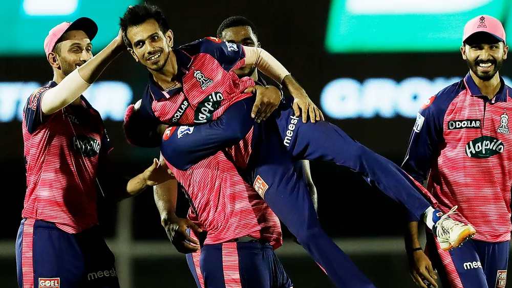 তালিকায় সর্বশেষ সংযোজন রাজস্থানের যুজবেন্দ্র চহাল। কলকাতার শ্রেয়স আয়ার, শিবম মাভি ও প্যাট কামিন্সকে আউট করেন তিনি। ওই এক ওভারে মোট চার উইকেট নেন চহাল।