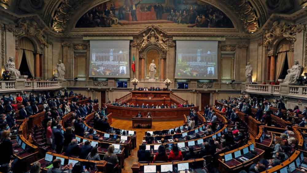 সম্প্রতি পার্লামেন্টে নয়া শ্রম আইন পাশ হয়েছে। নতুন আইনে ‘ওয়ার্ক ফ্রম হোম’ চলাকালীন কর্মীদের উপর নজরদারিকে বেআইনি ঘোষণা করা হয়েছে।