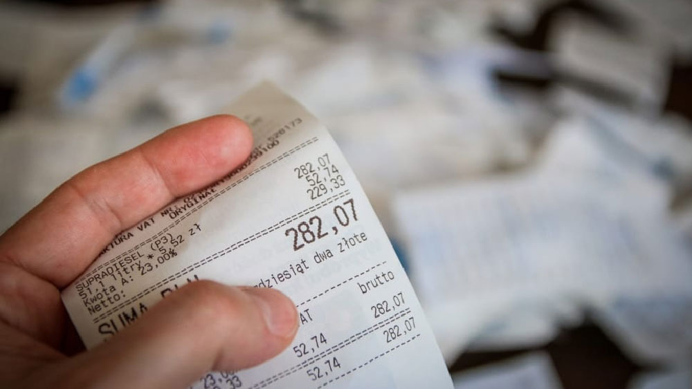 বাড়ি থেকে কর্মরত কর্মীদের বিদ্যুৎ এবং ইন্টারনেটের বিল দেওয়াও বাধ্যতামূলক করা হয়েছে নতুন আইনে।