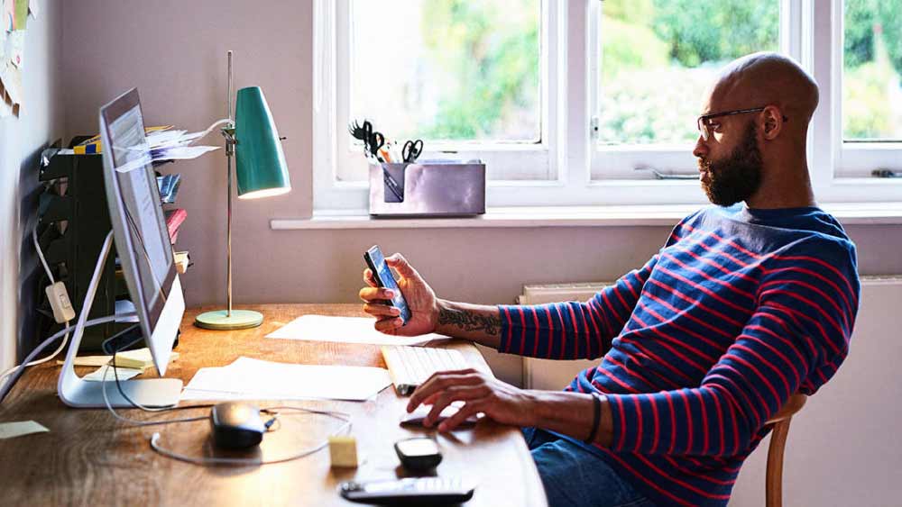 কারণ, এই অতিমারির সময়ে ইউরোপীয় ইউনিয়নের দেশগুলিতে দ্বিগুণ হয়েছে ‘ওয়ার্ক ফ্রম হোম’ কর্মীর সংখ্যা।