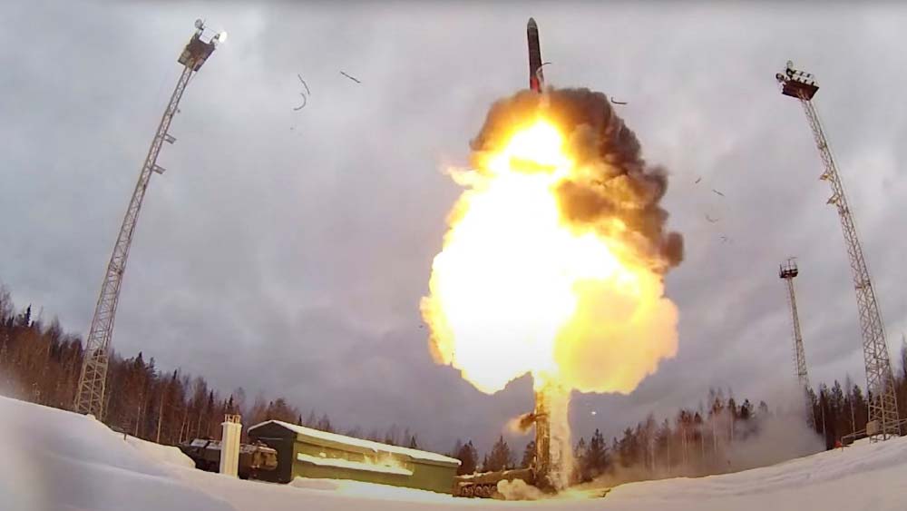 রুশ সংবাদমাধ্যমের দাবি, ছ’হাজার কিলোমিটার দূরের লক্ষ্যে নির্ভুল ভাবে আঘাত হানতে পেরেছে এই ক্ষেপণাস্ত্রটি। 