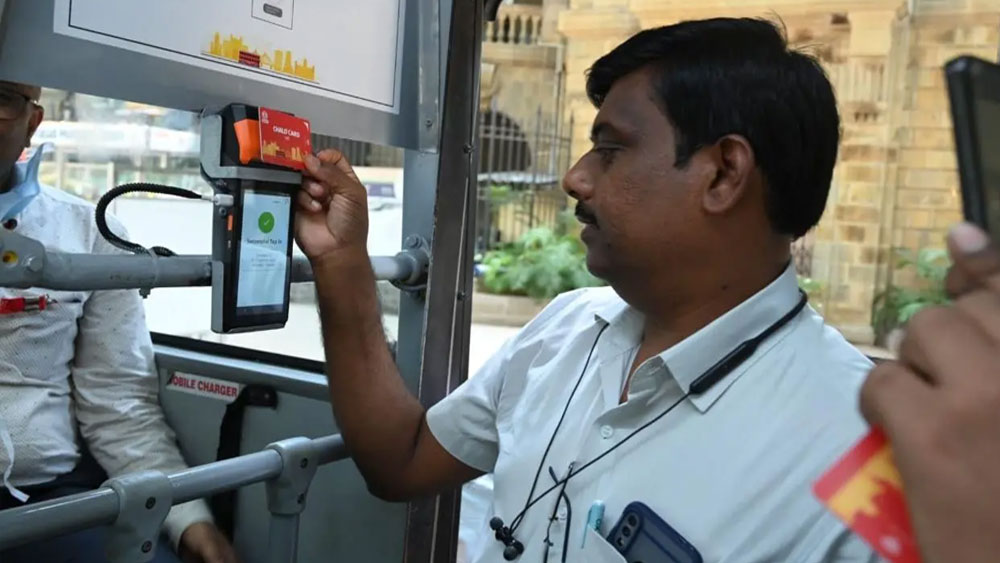 Digital bus first time in Mumbai dgtl