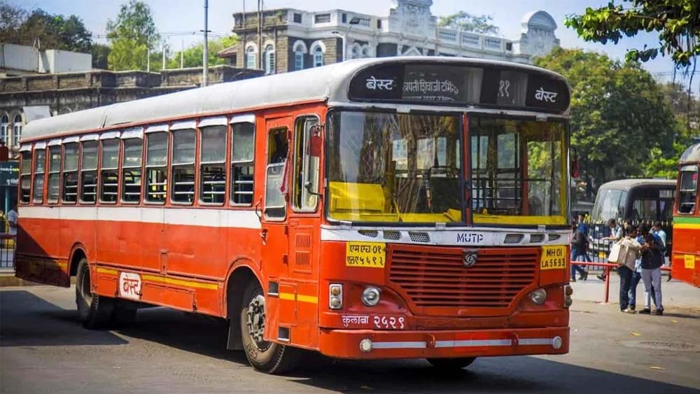 মেট্রোর পর এ বার ডিজিটাল পরিষেবা চালু হল বাসেও। ভারতে এই প্রথম বার ডিজিটাল বাস পরিষেবা শুরু হল বাণিজ্যনগরী মুম্বইয়ে।