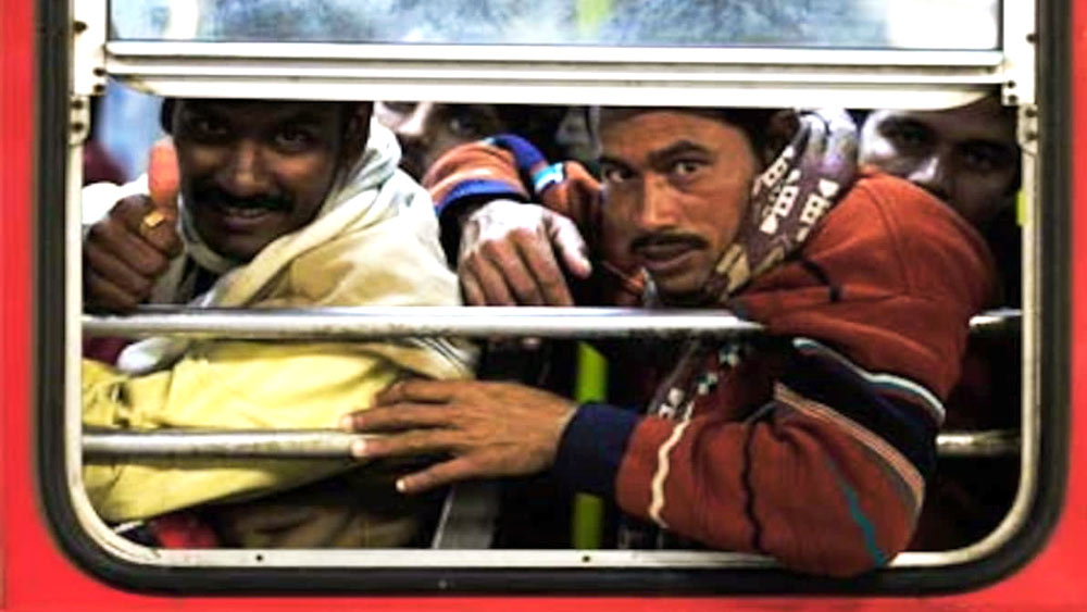 যাঁরা নগদহীন লেনদেন করতে সক্ষম, তাঁদের সুবিধার্থে এই পদক্ষেপ করা হয়েছে। ৩০ লাখ যাত্রীর মধ্যে ১২ লাখ যাত্রী মোবাইল অ্যাপের মাধ্যমে ডিজিটাল টিকিট ব্যবহার করছেন এবং বাকি যাত্রী ‘বেস্ট’ স্মার্ট কার্ড ব্যবহার করছেন।