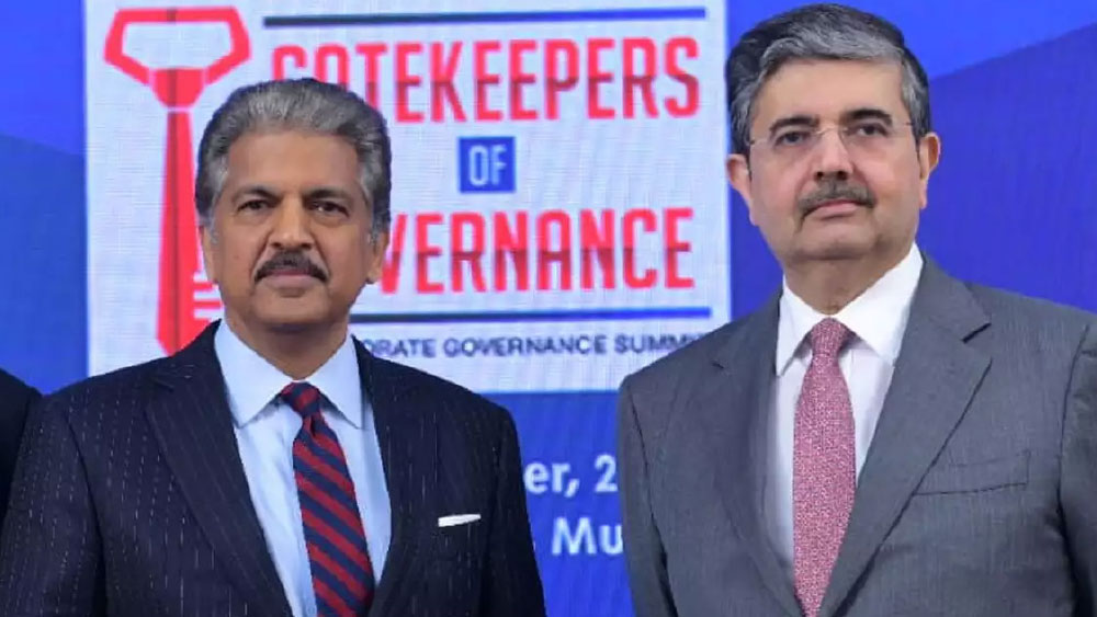 আনন্দ এক সাক্ষাৎকারে বলেন, ‘‘সেটা ১৯৮৫। এক তরুণ আমার অফিসে আসেন। খুবই সপ্রতিভ লেগেছিল তাঁকে। উনি নতুন একটি ব্যবসা করার কথা বলেছিলেন। আমি ওঁকে বলি, আমি ওঁর ব্যবসায় বিনিয়োগ করতে পারি কি না। এটাই ছিল আমার জীবনের সেরা সিদ্ধান্ত।’’ আনন্দের থেকে ১ লক্ষ টাকা পান উদয়। প্রায় ৩০ লক্ষ টাকা পুঁজি করে খোলেন একটি আর্থিক সংস্থা।