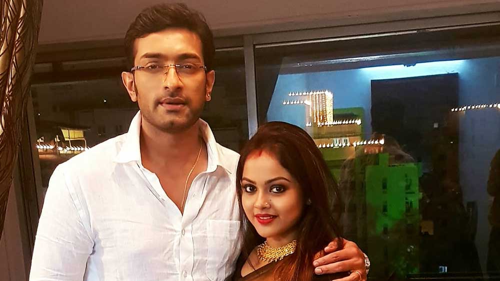 জিতুর দাঁত-কাহিনি শুনিয়েছেন স্ত্রী নবনীতা।