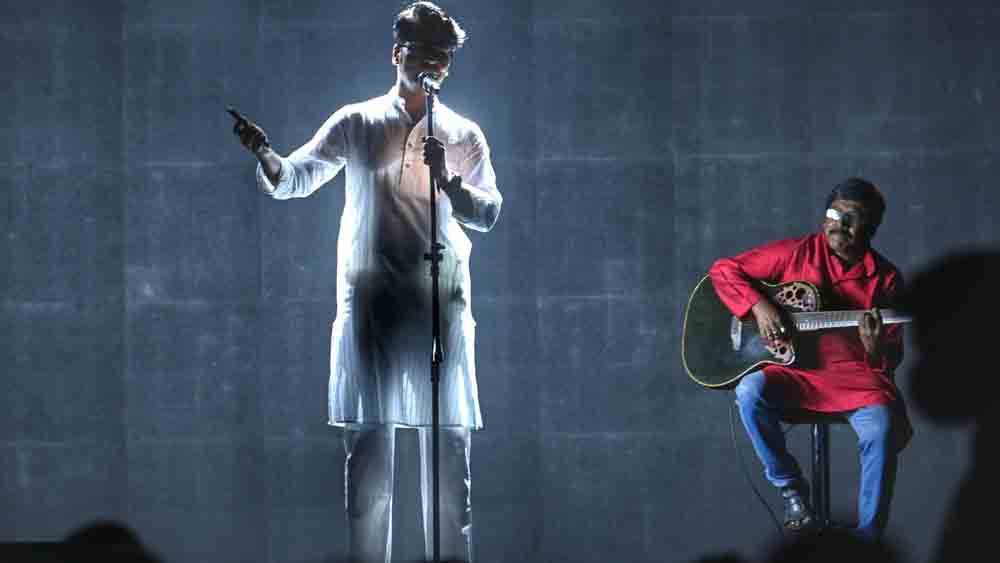 অনির্বাণ ভট্টাচার্যের উদাত্ত কণ্ঠে ‘বাঁধ ভেঙে দাও’-এ বুঝি বাঁধা হয়ে গিয়েছিল অনুষ্ঠানের মূল সুর।