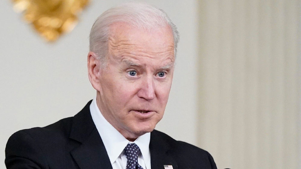 কিভ-মস্কো সঙ্ঘাতের অন্যতম পর্যায়ে এসে ইউক্রেনের জন্য ৮০ কোটি ডলারের (ভারতীয় অর্থে ছয় হাজার ১১৭ কোটি ৯ লক্ষ ৬০ হাজার টাকা) সামরিক অস্ত্র পাঠানোর কথা ঘোষণা করেছেন আমেরিকার প্রেসিডেন্ট জো বাইডেন। 