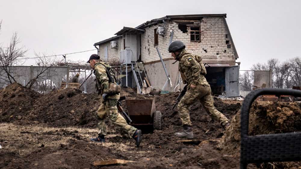 ইউক্রেনের মাটিতে এই ড্রোন নিজের খেল দেখিয়ে সবাইকে চমকে দেবে বলেও নির্মাণকারী সংস্থার আধিকারিকরা জানিয়েছেন।