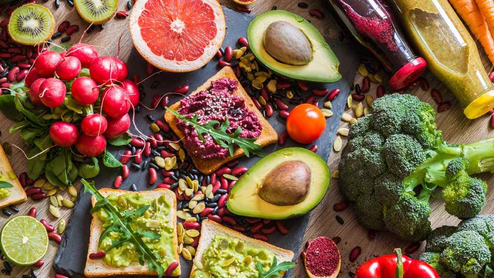 স্বাস্থ্যকর খাবার মানেই কিন্তু সব সময় আমিষ খাবার নয়। 