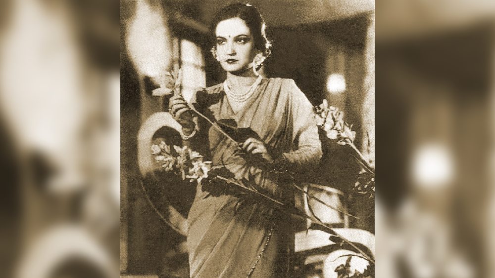 আখতারির জীবনের সঙ্গে কলকাতা ছিল নিবিড় ভাবে জড়িয়ে। জীবনে প্রথম স্টেজে অনুষ্ঠান এই শহরেই। এক শিল্পী শেষ মুহূর্তে আসেননি। তখনই স্টেজে তুলে দেওয়া হয় আখতারিকে। 